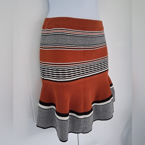 Sandro/ Orange and Black Mini Fit and Flare Skirt/ Ribbed/ Size US 2 - Picture 5 of 10